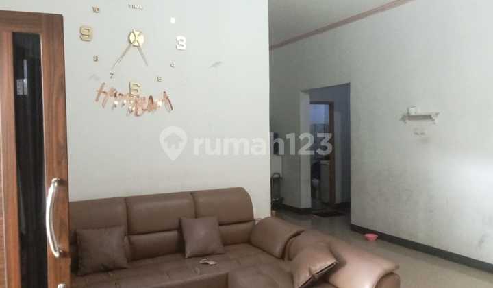 For Sale, 2-Story House Ready to Occupy on Jl. Jelupang. 2