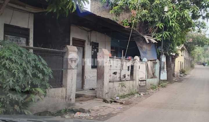 Di Jual Rumah Tua Hitung Tanah Luas : 1.060 mtr 2