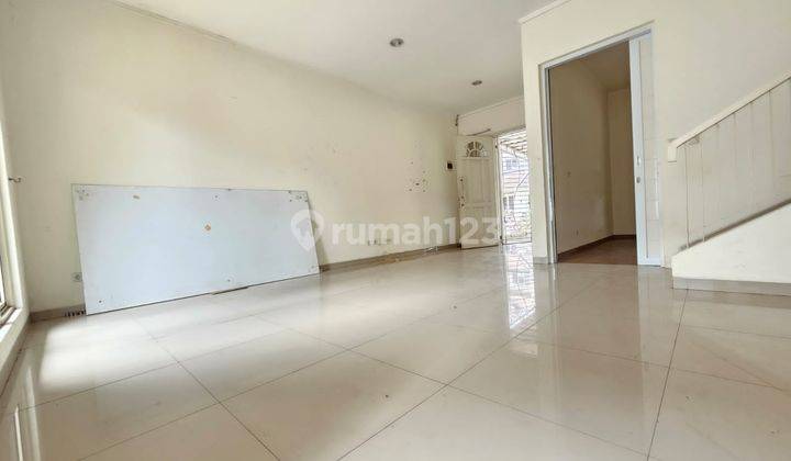 Dijual Rumah Posisi Hoek di Suvarna Padi 2