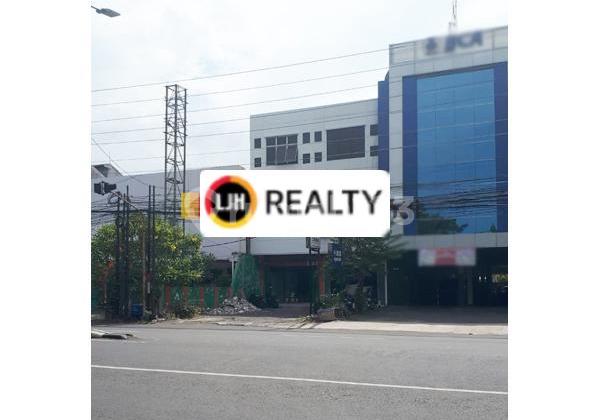 Shop House on Brigjen Sudiarto Majapahit Semarang 1