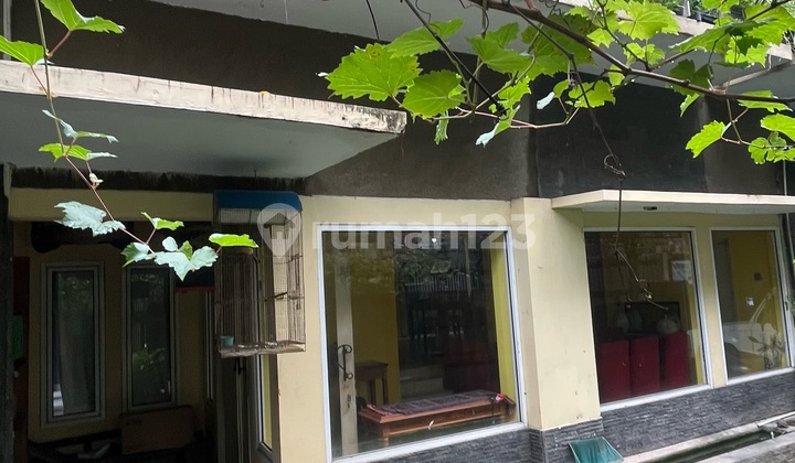 Rumah Tebet Vibe Nya Adem Banget. Posisi Hook di Tebet Rumah 2