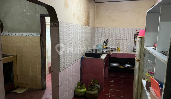 ready-to-occupy house includes 6 active rental units 2