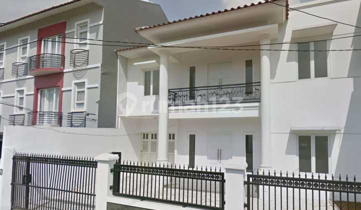 Brand New House di menteng dalam 2