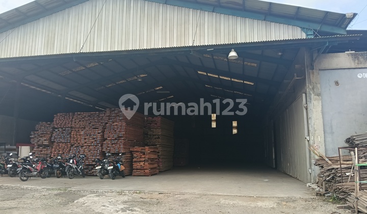 Cheap Cakung Warehouse Rent, 2 Units Available Cheap