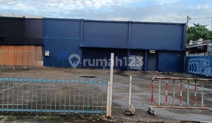 For Rent Ex Showroom In Jatibening Near Toll Exit