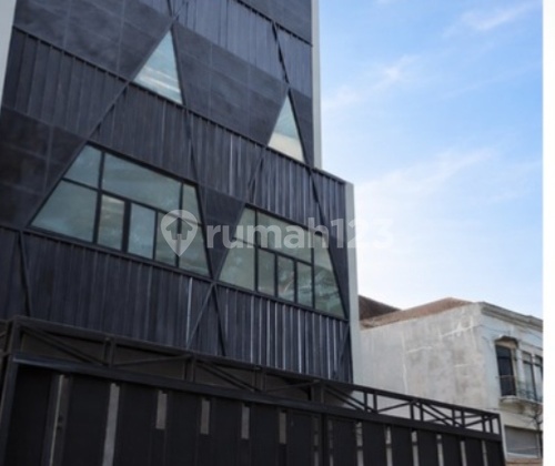 For Rent Business Space Suitable for Cafe Showroom Salon For Rent Business Space Suitable for Cafe Showroom Salon