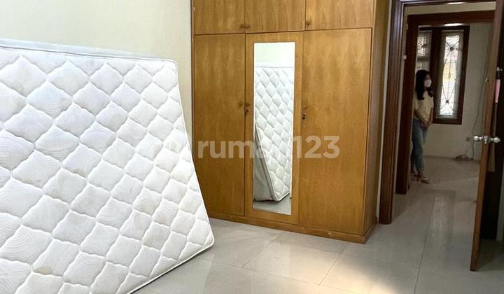 FOR SALE TAMAN PARAHYANGAN LIPPO KARAWACI SEMI FURNISHED 2