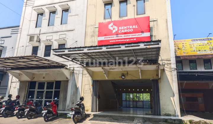 For Sale Fast, 4-Storey Semeru Shop House in Downtown Bogor Cheap. 1