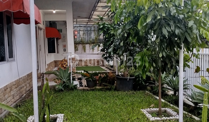 Asri Hook House, Comfortable and Ready to Occupy, Close to Universities in Gunung Batu Bandung. 2