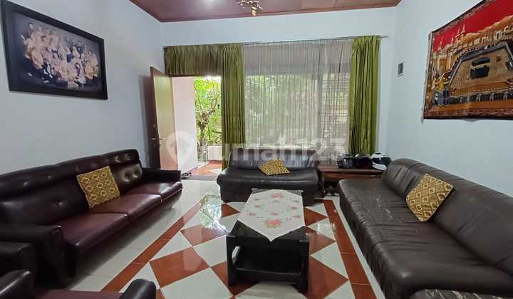 Rumah Luas, asri dan rapi di Buah Batu Bandung Rumah Luas, asri dan rapi di Buah Batu Bandung