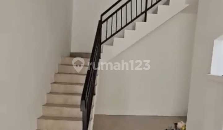 Rumah 2 lantai Harapan Indah Full Renov siap huni, lokasi Paling strategis di Kota Bekasi 2