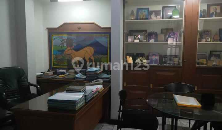 Jual Rumah dan Kantor (Beda Atap Dalam Satu Lingkungan) Siap Huni dan Pakai di Main Road Cikutra 2