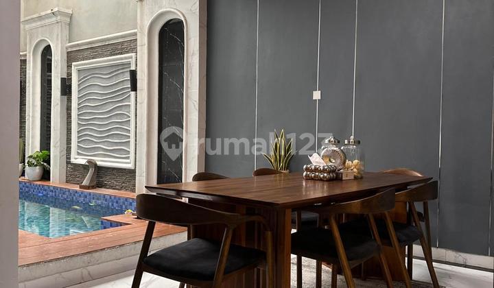 Luxurious Minimalist Modern House in Arcamanik