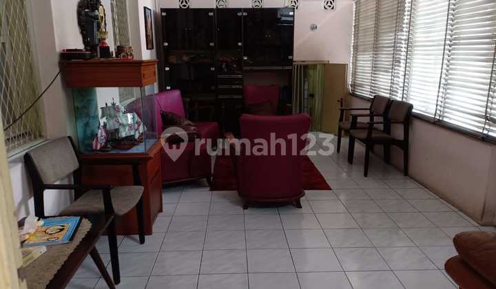 Yuk kepoin rumah besar dan luas di sayap Dago