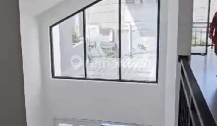 Rumah 2 lantai Harapan Indah Full Renov siap huni, lokasi Paling strategis di Kota Bekasi 1