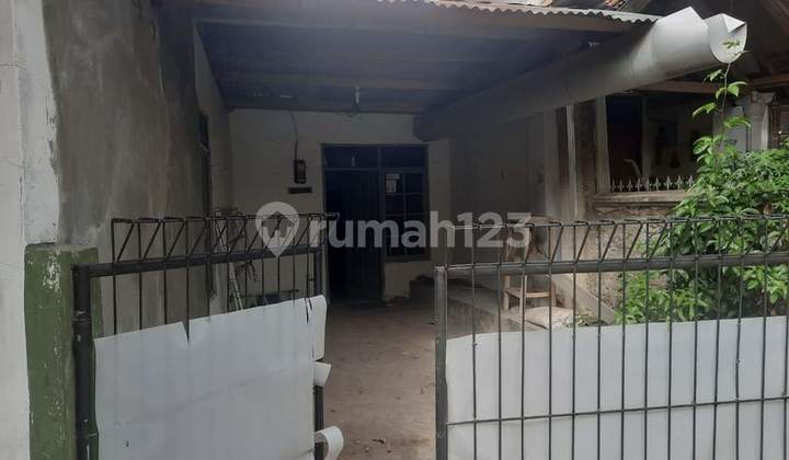 Let's check out the house in Central Cimahi. 2