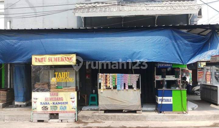 Strategic Two and a Half Story Shophouse in Cibinong 2