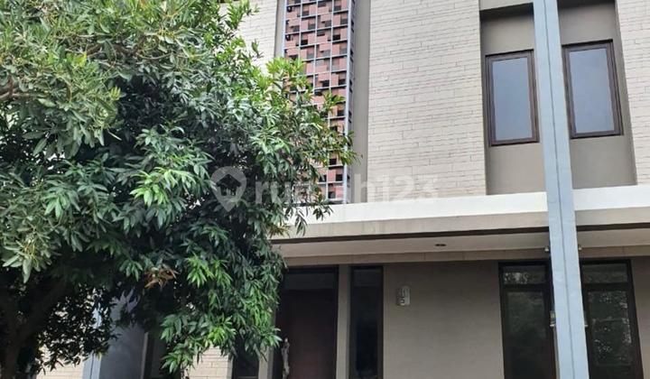 RUMAH CANTIK 3 LANTAI DI BSD TURUN HARGA 1M LOKASI BAGUS RUMAH CANTIK 3 LANTAI DI BSD TURUN HARGA 1M LOKASI BAGUS