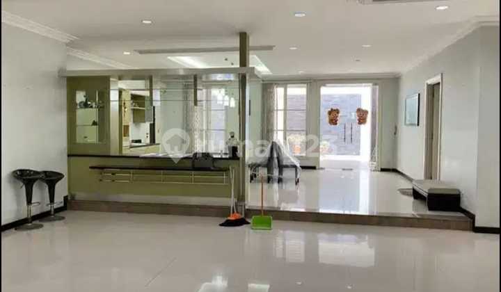 2-Storey Semi-Furnished Luxury House on Main Road Klampis Anom 2