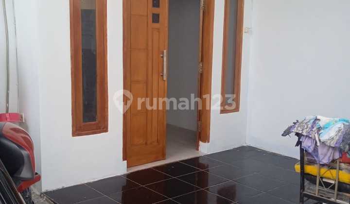 1-Story Ready-to-Use House in Tambak Wedi, Near Kedung Cowek and Suramadu. 2