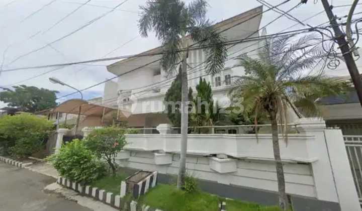 Manyar Kertoarjo Area, Elite East Surabaya, Well-Maintained and Ready to Occupy. Manyar Kertoarjo Area, Elite East Surabaya, Well-Maintained and Ready to Occupy.