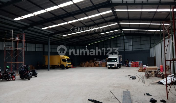 Strategic Commercial Space on Soekarno Hatta Main Road