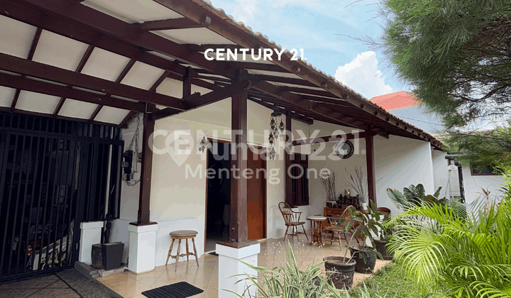 Rumah Asri Dan Semi Furnished Di Menteng