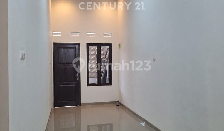 Rumah Dekat Tol Grand Wisata, Cluster Dukuh Zamrud, Bekasi 2