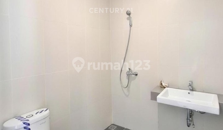 Comfortable, Safe, and Modern Dream House in Roma Cluster, West Bekasi 2