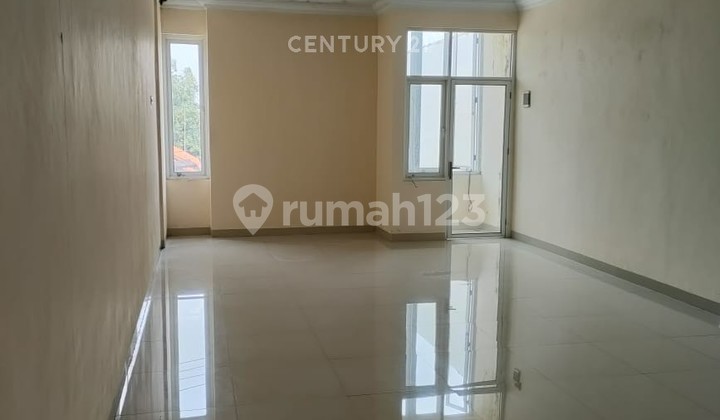 Spacious Shop House for Residential Business in Tanjung Pura, Karawang 2