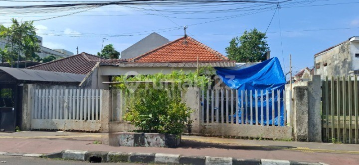 Strategic House for Sale in Palmerah Near City Center Easy Access