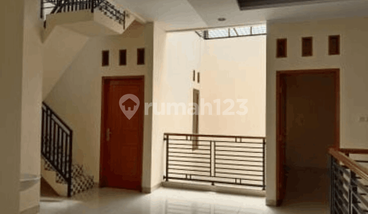 Turun Harga Dijual Murah Rumah Siap Huni di Griya Bintara Bekasi 2