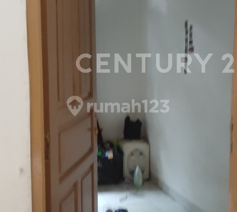 For Sale: Large House, Serene and Comfortable Atmosphere. 2