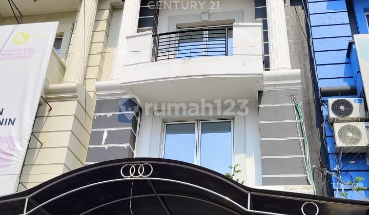 3-Story Shop House in Harapan Indah Regency, Pejuang Medan Satria