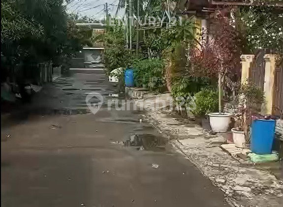 For Sale Quick Ready-to-Occupy House Villa Mutiara Gading 1 2