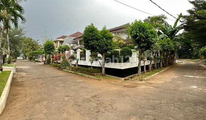 Jual.cepat Nego Harga Bawah NJOP Rumah Asri 2 Lantai Limo Cinere