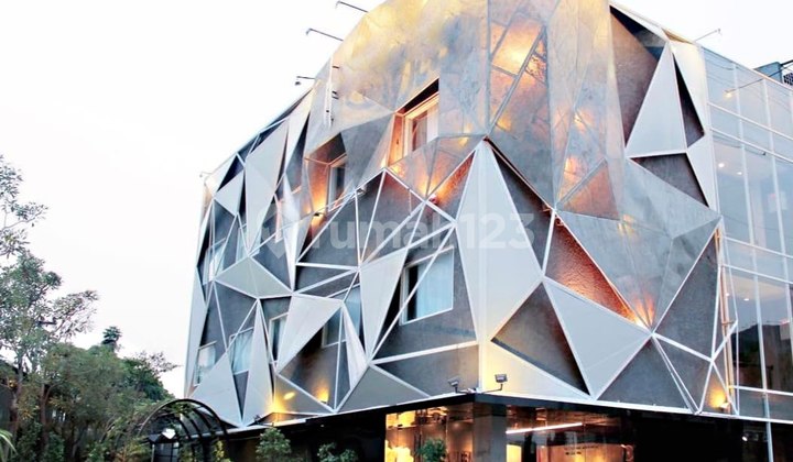 Dijual Gedung Hotel Bagus, Lokasi Strategis Lingkar Luar Barat