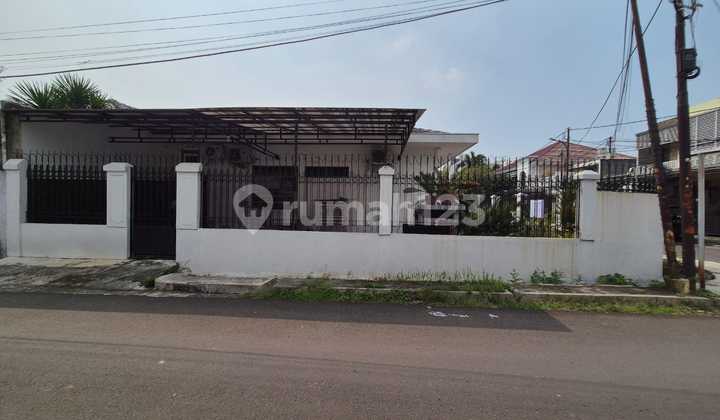 Rumah Murah Hoek Perumahan Taman Kedoya Jakarta Barat 2