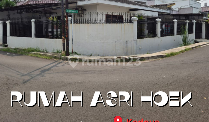 Rumah Murah Hoek Perumahan Taman Kedoya Jakarta Barat