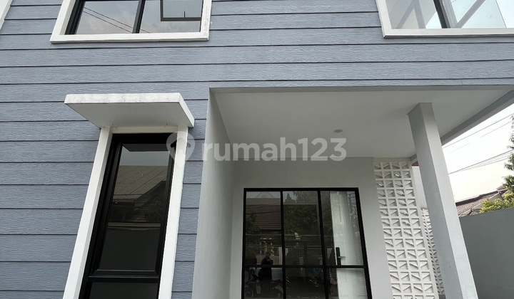 Dijual Rumah Modern Posisi Hook Taman Holis Indah 2