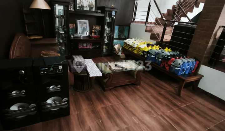 Kost Premium Omzet Ratusan Juta Dekat UNPAD Kost Premium Omzet Ratusan Juta Dekat UNPAD