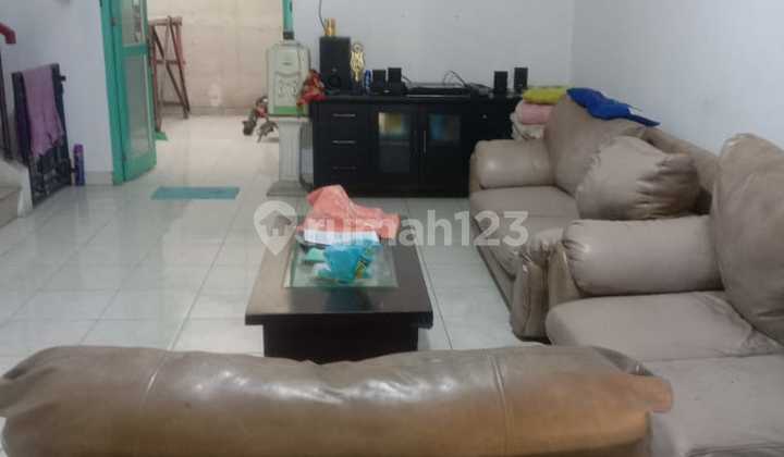 Ready to Occupancy 2.5-Story House in Legenda Wisata Cibubur, Flood-Free. 2