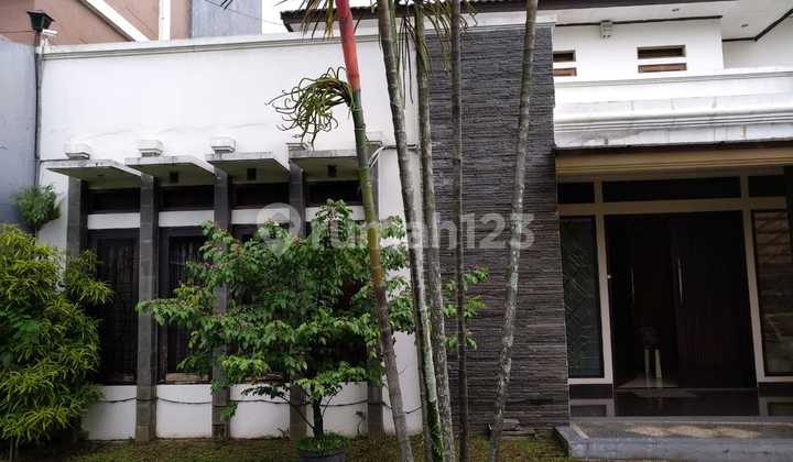 Nice houses are rare in the strategic complex of Pasteur, Bandung city. 2