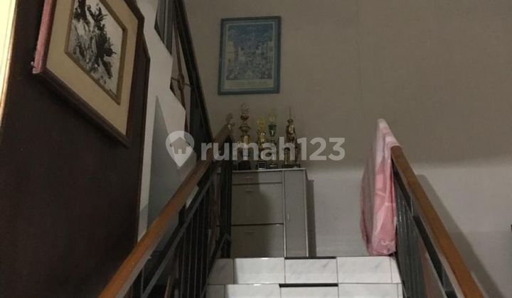 For Sale: Well-Maintained Old House, Cheap, at Strategic Setraduta Wing, Bandung City. For Sale: Well-Maintained Old House, Cheap, at Strategic Setraduta Wing, Bandung City.