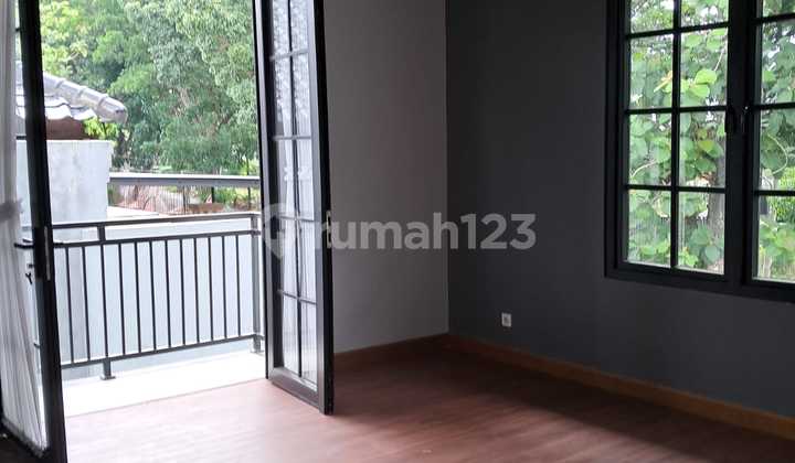 Rumah Baru Mewah Di Jalan Raya Dekat Akpol Siap Huni SHM 2