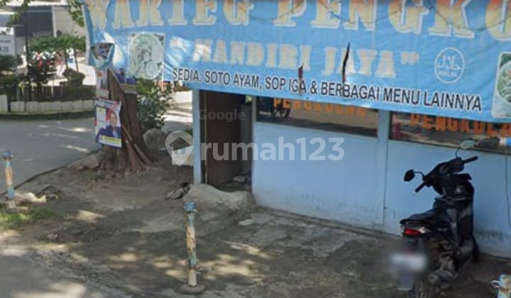 Kios on Main Road, Busy and Strategic Area in Pasar Kemis 2