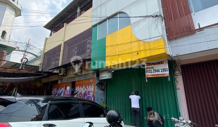 Ruko Strategis 3 Lantai di jl. Veteran Raya Jakarta Selatan