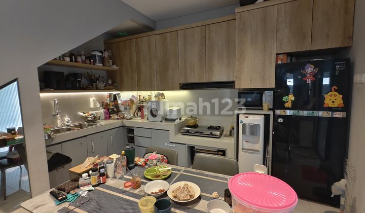 Jual Rumah Grand Wisata Cluster Z Living Semi Furnish Nego 2