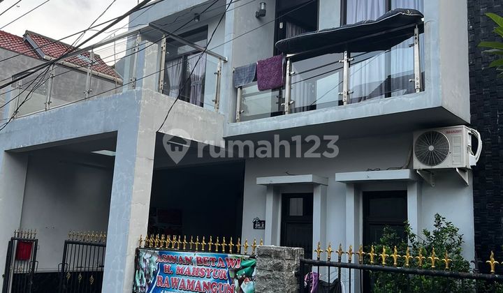 5 Minutes to Station and Mall, 7 Minutes to Toll Gate. Buaran, East Jakarta. 1