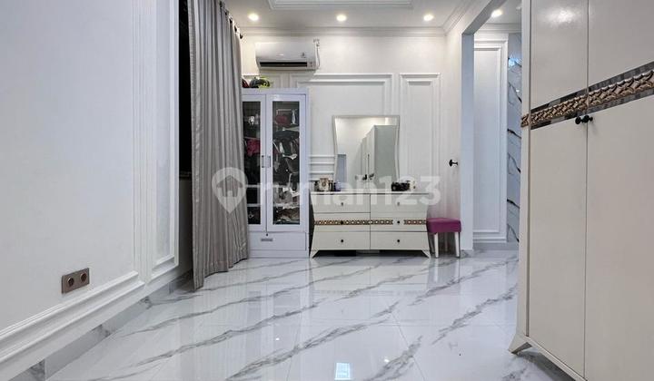 Dijual Rumah Hook 2 Lantai Semi Furnish Di Green Park 2